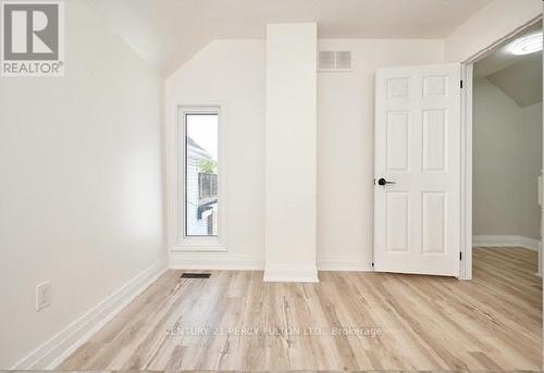 195 Sherman Avenue N, Hamilton, ON - Indoor Photo Showing Other Room