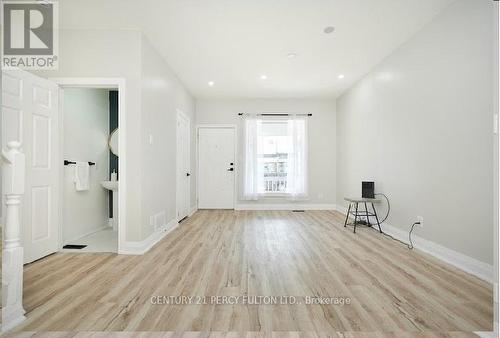 195 Sherman Avenue N, Hamilton, ON - Indoor Photo Showing Other Room