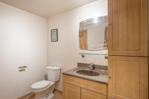 Bathroom - 3855 Av. Balzac, Brossard, QC - Indoor Photo Showing Bathroom