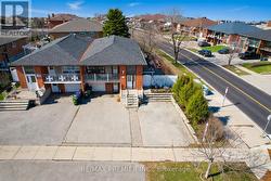 108 HISEY CRESCENT Toronto, ON M3N 1V1