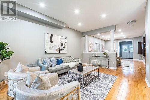 3475 Bala Drive, Mississauga, ON - Indoor Photo Showing Living Room