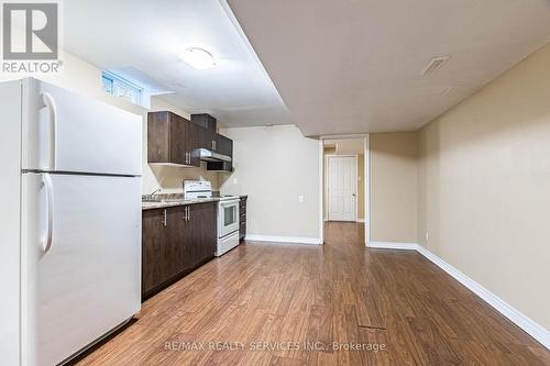 3475 Bala Drive, Mississauga, ON - Indoor Photo Showing Kitchen