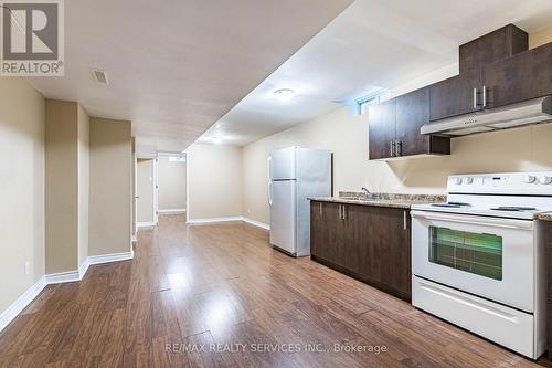 3475 Bala Drive, Mississauga, ON - Indoor Photo Showing Kitchen