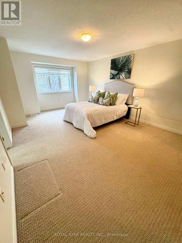 114 Dunrobin Lane, Grimsby, ON - Indoor Photo Showing Bedroom