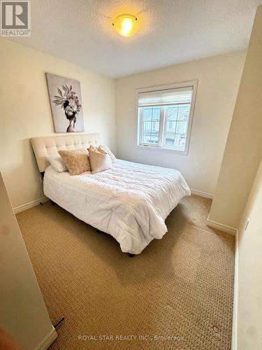 114 Dunrobin Lane, Grimsby, ON - Indoor Photo Showing Bedroom