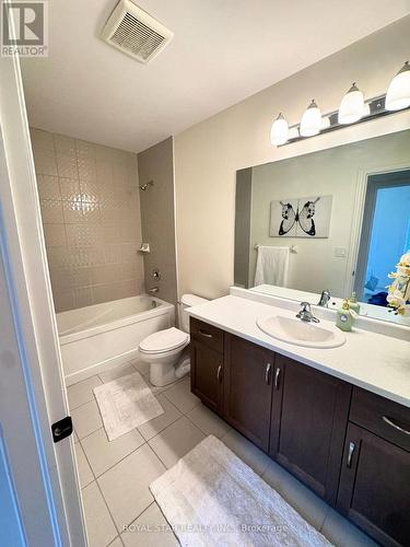 114 Dunrobin Lane, Grimsby, ON - Indoor Photo Showing Bathroom