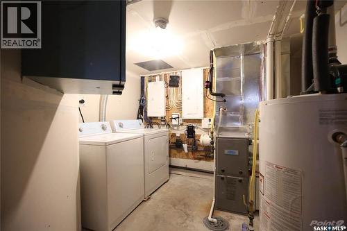 435 Pichler Crescent, Saskatoon, SK - Indoor Photo Showing Laundry Room