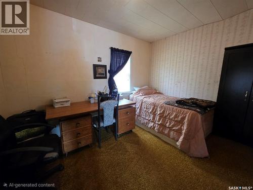 604 3Rd Avenue Nw, Swift Current, SK - Indoor Photo Showing Bedroom