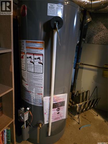 604 3Rd Avenue Nw, Swift Current, SK - Indoor Photo Showing Basement