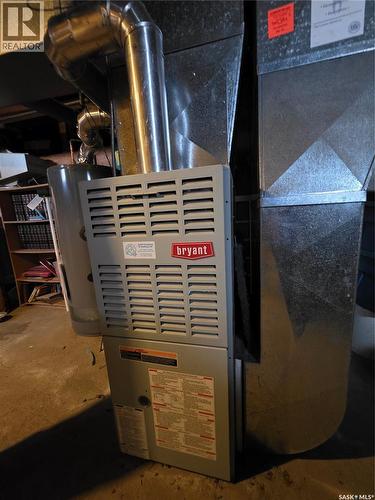 604 3Rd Avenue Nw, Swift Current, SK - Indoor Photo Showing Basement