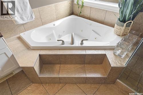 302 Brookhurst Terrace, Saskatoon, SK - Indoor Photo Showing Bathroom