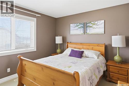 302 Brookhurst Terrace, Saskatoon, SK - Indoor Photo Showing Bedroom
