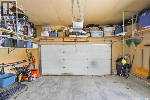 302 Brookhurst Terrace, Saskatoon, SK - Indoor Photo Showing Garage