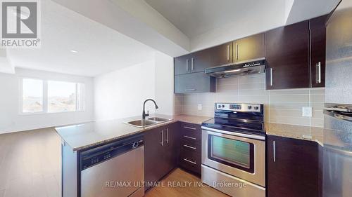 718 - 273 South Park Road, Markham, ON - Indoor Photo Showing Kitchen With Double Sink With Upgraded Kitchen
