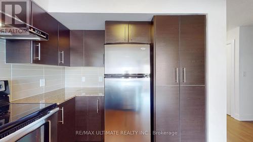 718 - 273 South Park Road, Markham, ON - Indoor Photo Showing Kitchen
