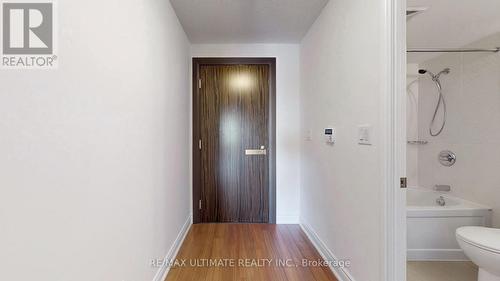 718 - 273 South Park Road, Markham, ON - Indoor Photo Showing Bathroom