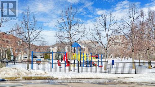 718 - 273 South Park Road, Markham, ON - Outdoor