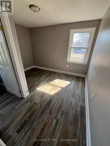 8110 Chippewa Road E, Hamilton, ON - Indoor Photo Showing Other Room