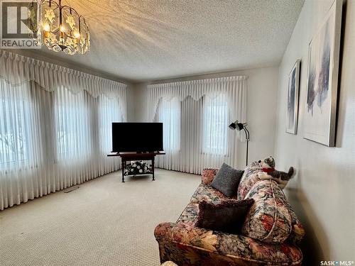 43 Clarke Avenue, Yorkton, SK - Indoor