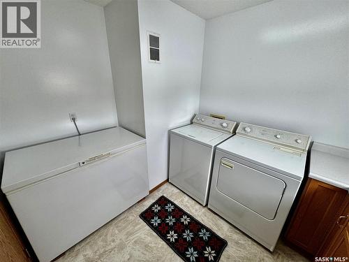 43 Clarke Avenue, Yorkton, SK - Indoor Photo Showing Laundry Room