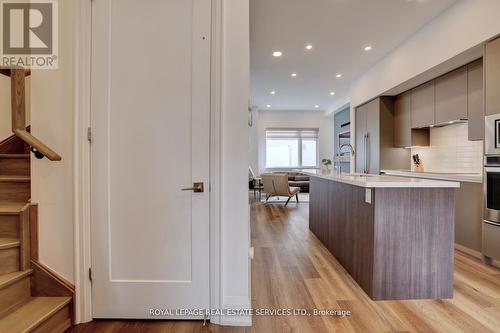 137 High Street W, Mississauga, ON - Indoor Photo Showing Kitchen