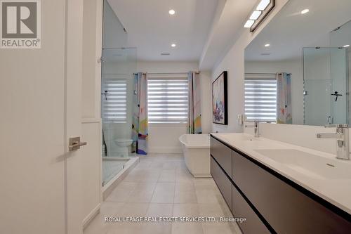 137 High Street W, Mississauga, ON - Indoor Photo Showing Bathroom
