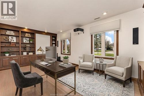 3748 Ouellette Avenue, Windsor, ON - Indoor