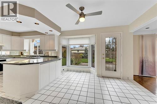 3748 Ouellette Avenue, Windsor, ON - Indoor Photo Showing Kitchen