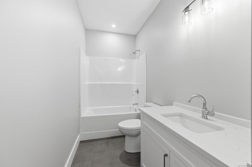 A-2319 Mcdonald Rd, Comox, BC - Indoor Photo Showing Bathroom