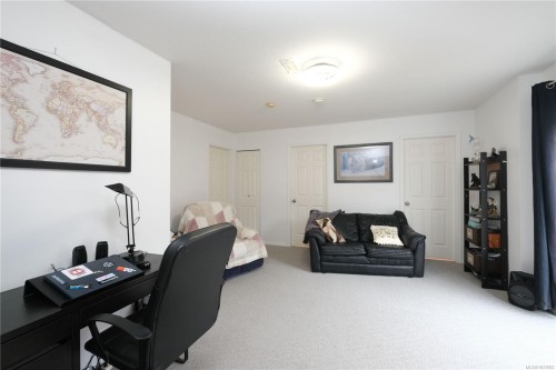 825 Pinecrest Rd, Campbell River, BC 