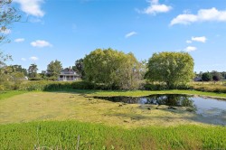 10650 West Saanich Rd  North Saanich, BC V8L 5L6