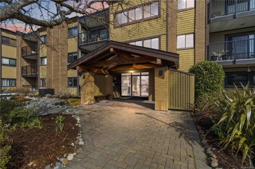 224-1870 McKenzie Ave  Saanich, BC V8N 4X3