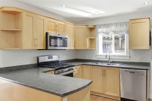 6841 Marsden Rd, Sooke, BC 