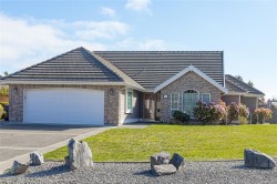 619 Morningstar Dr  Parksville, BC V9P 2W2