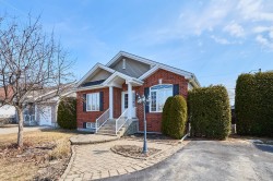 8715 Rue Henri-Julien  Mirabel, QC J7N 3J5