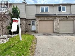 33 ROCHELLE Avenue Unit# 41  Hamilton, ON L8W 1P9