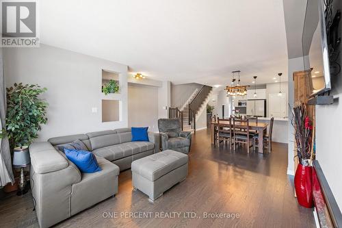 910 Paseana Place, Ottawa, ON - Indoor Photo Showing Living Room