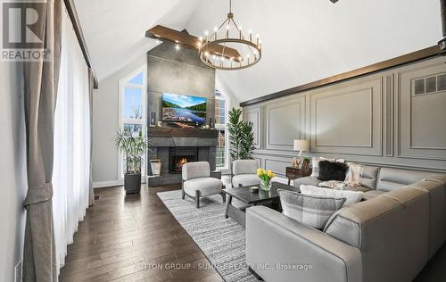 1095 Geran Crescent, Mississauga, ON - Indoor Photo Showing Living Room With Fireplace