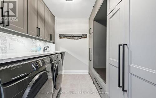 1095 Geran Crescent, Mississauga, ON - Indoor Photo Showing Laundry Room