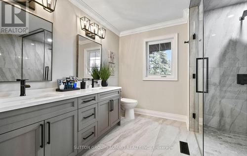 1095 Geran Crescent, Mississauga, ON - Indoor Photo Showing Bathroom