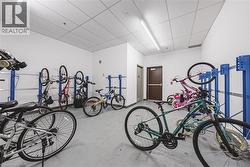 Garage with bike storage - 