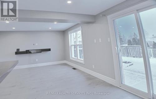 662 Elgin Street N, Cambridge, ON - Indoor Photo Showing Other Room