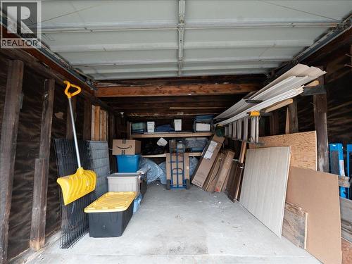 1911 Second Avenue, Trail, BC - Indoor Photo Showing Garage