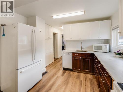 1911 Second Avenue, Trail, BC - Indoor Photo Showing Kitchen