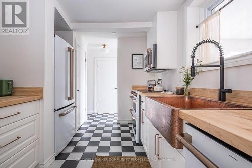 14 Reginald Street, Hamilton, ON - Indoor Photo Showing Kitchen