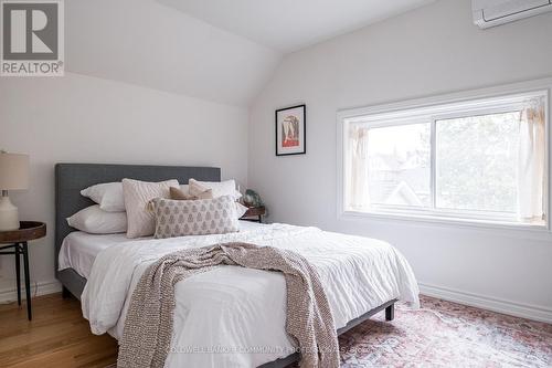 14 Reginald Street, Hamilton, ON - Indoor Photo Showing Bedroom
