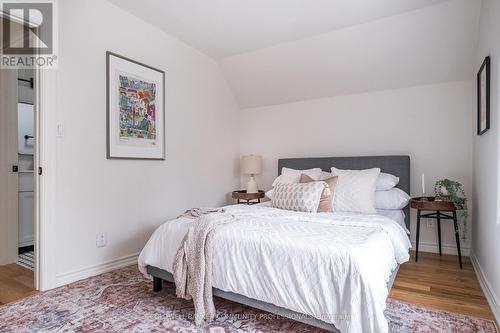14 Reginald Street, Hamilton, ON - Indoor Photo Showing Bedroom