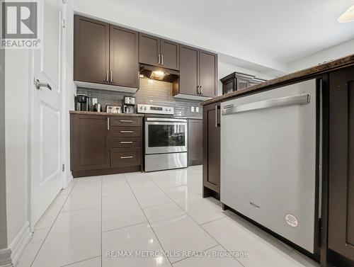 9 Frontier Drive, Thorold, ON - Indoor Photo Showing Kitchen