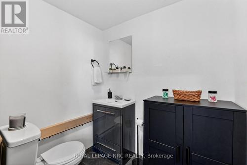 84 State Street, Welland (Welland Downtown), ON - Indoor Photo Showing Bathroom