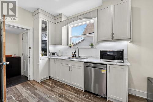84 State Street, Welland (Welland Downtown), ON - Indoor Photo Showing Kitchen With Double Sink